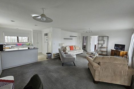 Photo of property in 68 Waiwaka Terrace, Strandon, New Plymouth, 4312