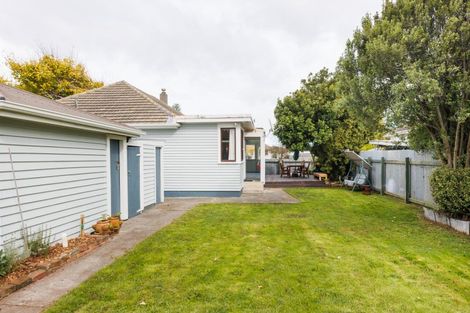 Photo of property in 11 Montrose Place, Takaro, Palmerston North, 4412