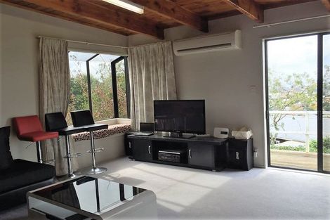 Photo of property in 1/191 Glenfield Road, Hillcrest, Auckland, 0627