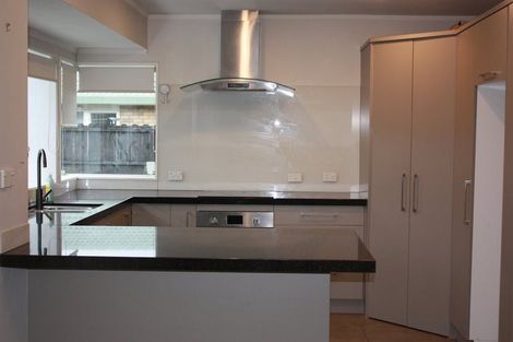 Photo of property in 2 Amadeus Place, Northpark, Auckland, 2013