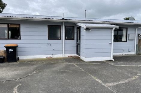 Photo of property in 2/4 Colonial Place, Kelvin Grove, Palmerston North, 4414