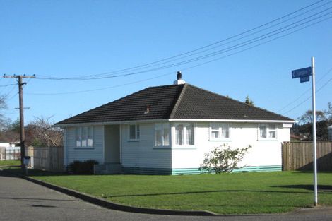 Photo of property in 37 Holland Crescent, Bulls, 4818