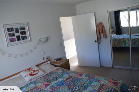 Photo of property in 5/100 Lyall Parade, Lyall Bay, Wellington, 6022