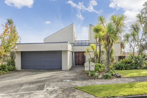 Photo of property in 28 Sailmaker Close, Whitby, Porirua, 5024
