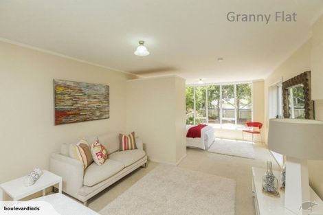 Photo of property in 36 James Evans Drive, Northcote, Auckland, 0627