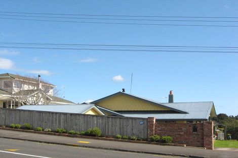 Photo of property in 44 Paynters Avenue, Strandon, New Plymouth, 4312