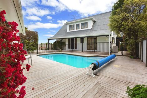 Photo of property in 68 Kahu Road, Paremata, Porirua, 5024