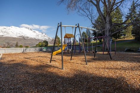 Photo of property in 8 Redwood Court, Kelvin Heights, Queenstown, 9300