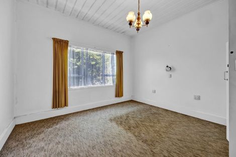 Photo of property in 16 Old South Road, Okato, 4335