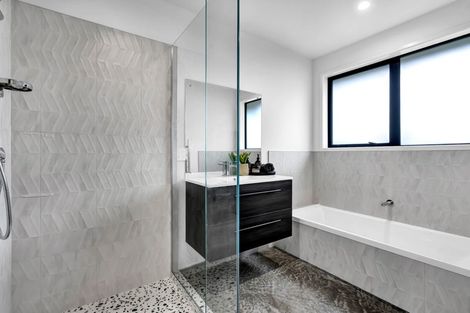 Photo of property in 9b James Drive, Bell Block, New Plymouth, 4312