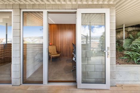 Photo of property in 6 Crawford Road, Kilbirnie, Wellington, 6022