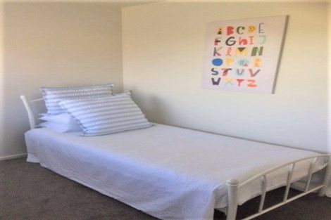 Photo of property in 1/6 Arirang Rise, Pinehill, Auckland, 0632