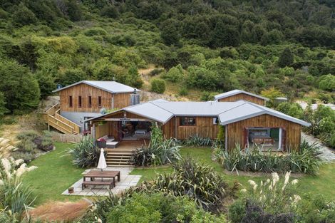 Photo of property in 41 Lookout Drive, Mount Creighton, Queenstown, 9371