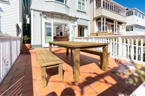 Photo of property in 16 Hawker Street, Mount Victoria, Wellington, 6011