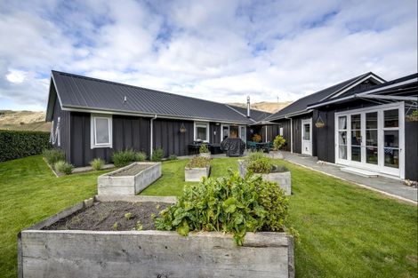 Photo of property in 1011 Kahuranaki Road, Kahuranaki, Havelock North, 4295