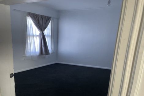 Photo of property in 1/50 Clyde Street, Island Bay, Wellington, 6023