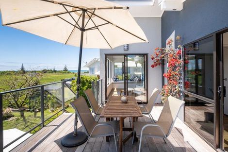 Photo of property in 68 Harper Road, Waimarama, Havelock North, 4294