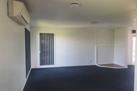 Photo of property in 24 Becker Drive, Weymouth, Auckland, 2103