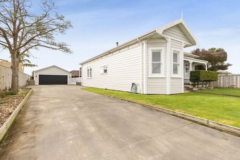 Photo of property in 17 Perrin Place, Kelvin Grove, Palmerston North, 4414