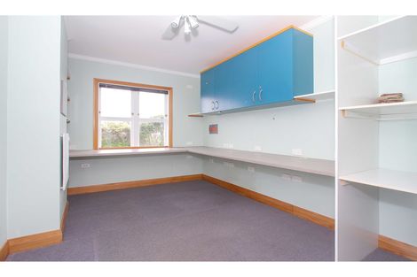 Photo of property in 24 Howard Road, Northcote, Auckland, 0627