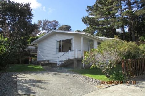 Photo of property in 3 Spruce Grove, Ranui, Porirua, 5024