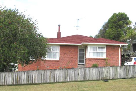 Photo of property in 17 Kirby Street, Glendene, Auckland, 0602