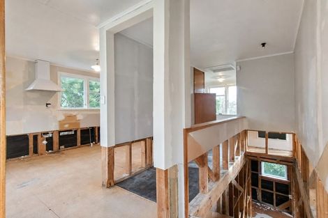 Photo of property in 33 Castor Crescent, Cannons Creek, Porirua, 5024