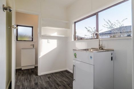 Photo of property in 37 Rewa Street, Takaro, Palmerston North, 4412
