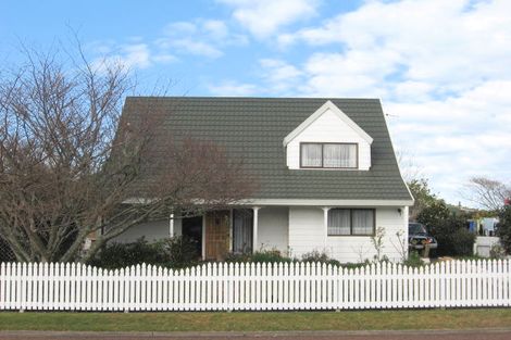 Photo of property in 8 Kauri Place, Tairua, 3508