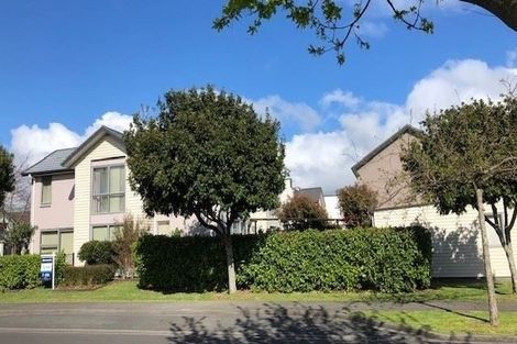 Photo of property in 16 Windfola Parkway, Takanini, 2112