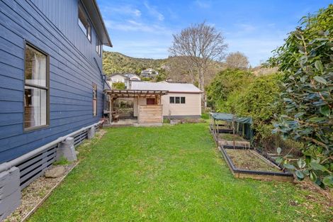 Photo of property in 62 Waikawa Road, Picton, 7220