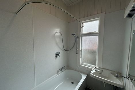 Photo of property in 17 Dilworth Street, Riccarton, Christchurch, 8011