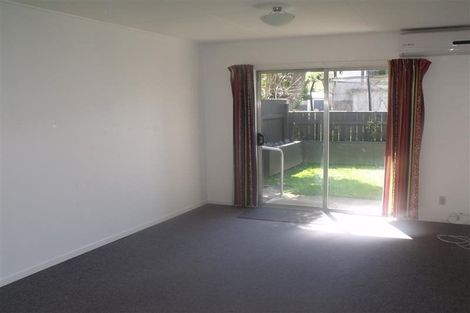Photo of property in 2/7 Phillips Place, Havelock North, 4130