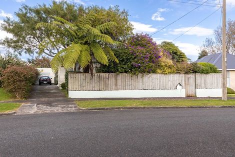 Photo of property in 9 Blackmore Street, Lynmouth, New Plymouth, 4310