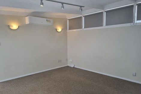 Photo of property in 2/127 Seabrook Avenue, New Lynn, Auckland, 0600