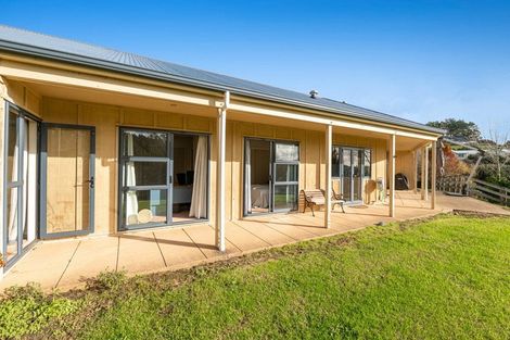 Photo of property in 11 Pineview Lane, Helensville, 0875