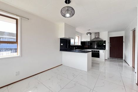 Photo of property in 28 Butterworth Drive, Glendene, Auckland, 0602