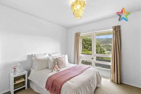 Photo of property in 28 Woodhouse Avenue, Karori, Wellington, 6012