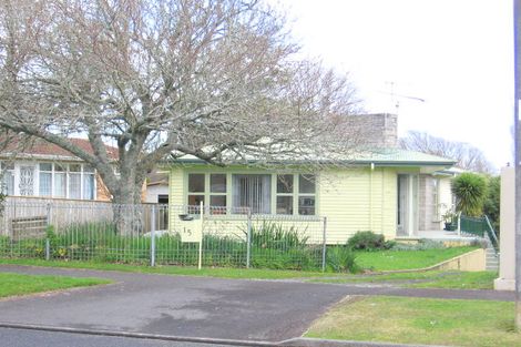 Photo of property in 15 Queenwood Avenue, Queenwood, Hamilton, 3210