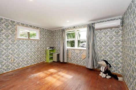 Photo of property in 1 Normandy Place, Henderson, Auckland, 0610