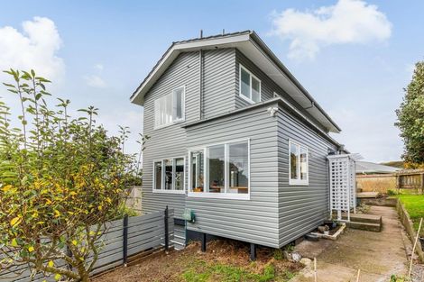 Photo of property in 1 Derby Place, Cannons Creek, Porirua, 5024