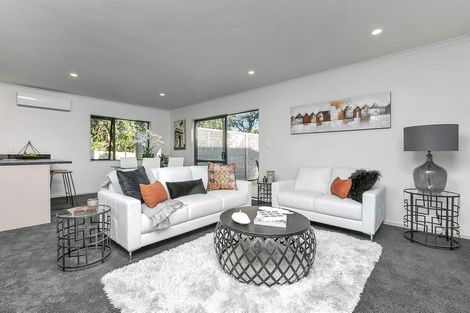 Photo of property in 40a Roberts Road, Glenfield, Auckland, 0629