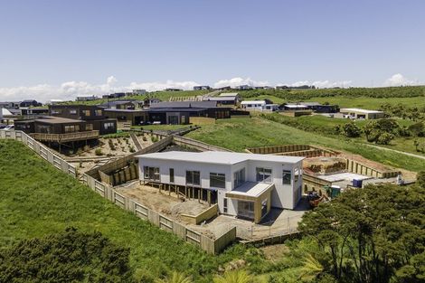 Photo of property in 98 Omahina Street, Raglan, 3225