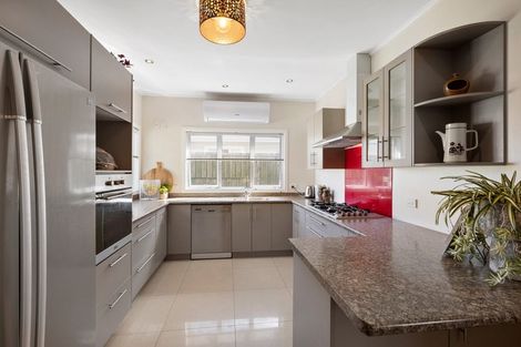 Photo of property in 33 Beach Street, Fitzroy, New Plymouth, 4312