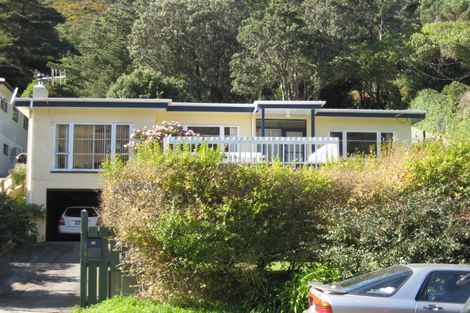 Photo of property in 152 Parkvale Road, Karori, Wellington, 6012