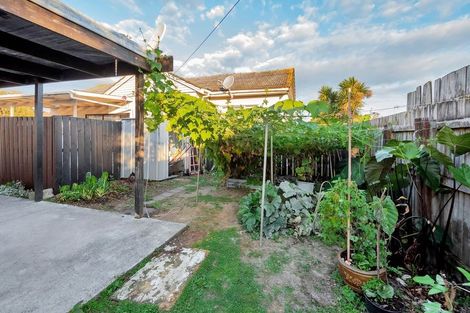 Photo of property in 1/130 Bruce Mclaren Road, Henderson, Auckland, 0612