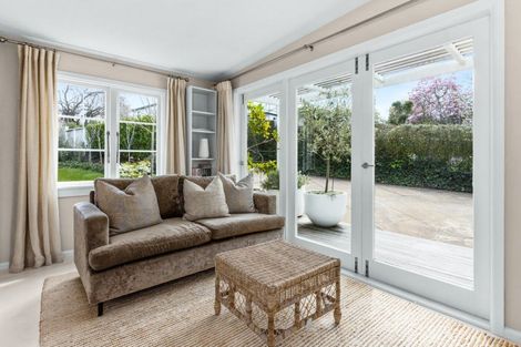 Photo of property in 113a Chaucer Road, Hospital Hill, Napier, 4110