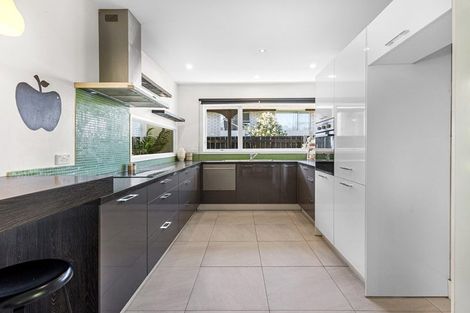 Photo of property in 30 Highfield Place, Avonhead, Christchurch, 8042