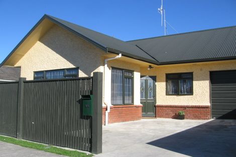 Photo of property in 30 Vogel Street, Roslyn, Palmerston North, 4414