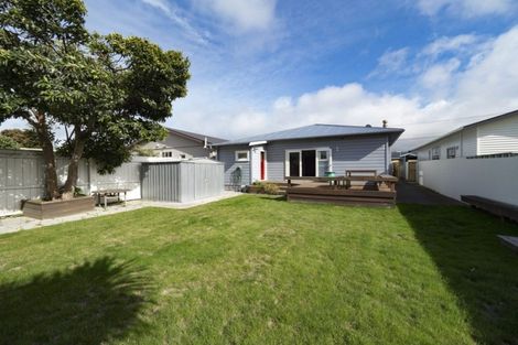 Photo of property in 16 Collins Street, Petone, Lower Hutt, 5012
